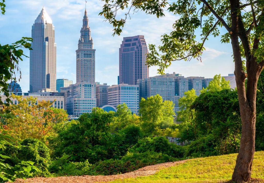 Cleveland recibe sol, pero el frío aún no se rinde